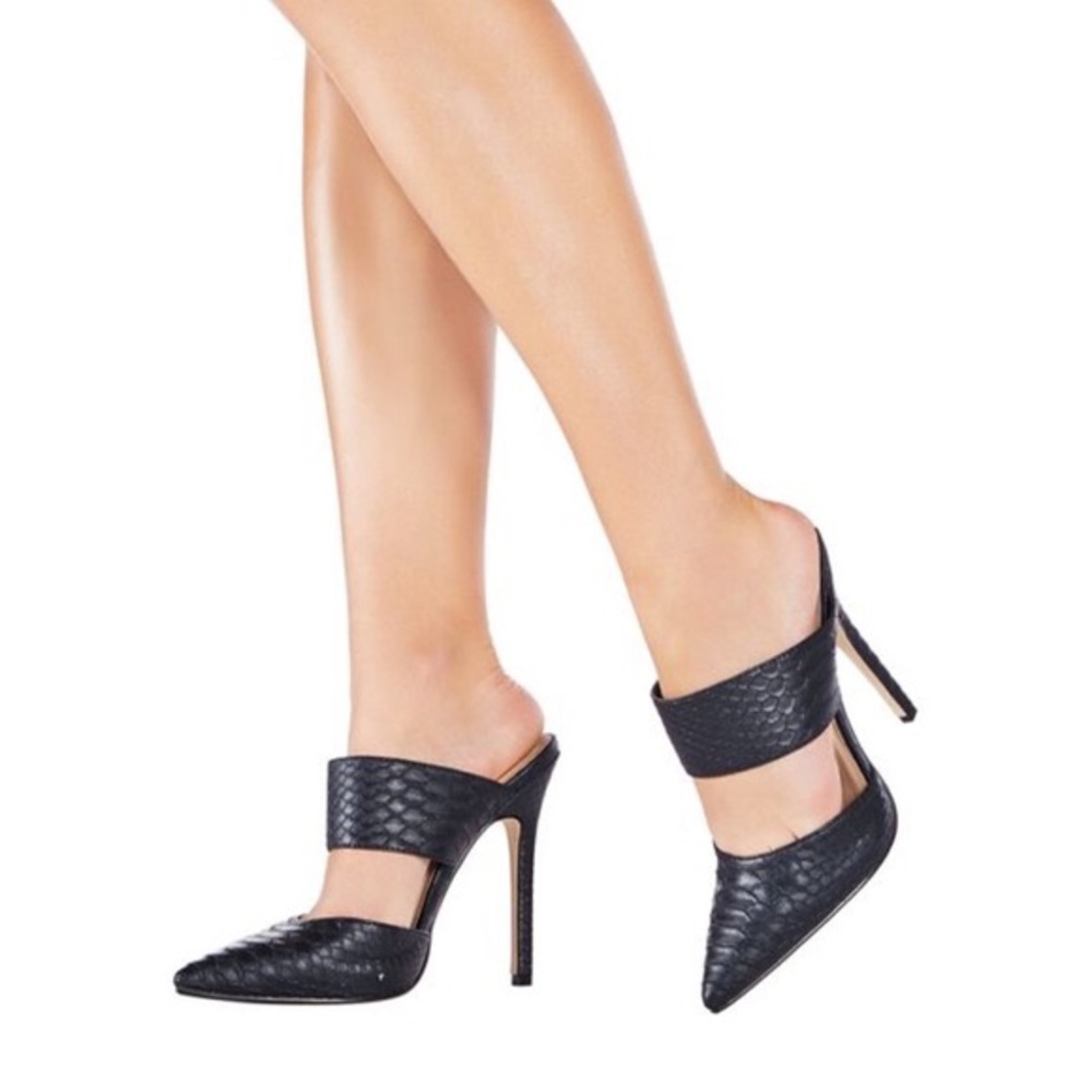 NWOT Black Crocodile Skin Mule - Glorianne